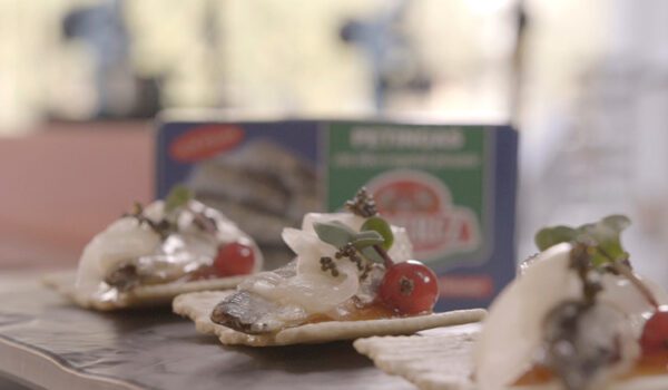 Ramirez Conservas | A mais antiga fábrica de conservas | Sardinha fumada em profiteroles