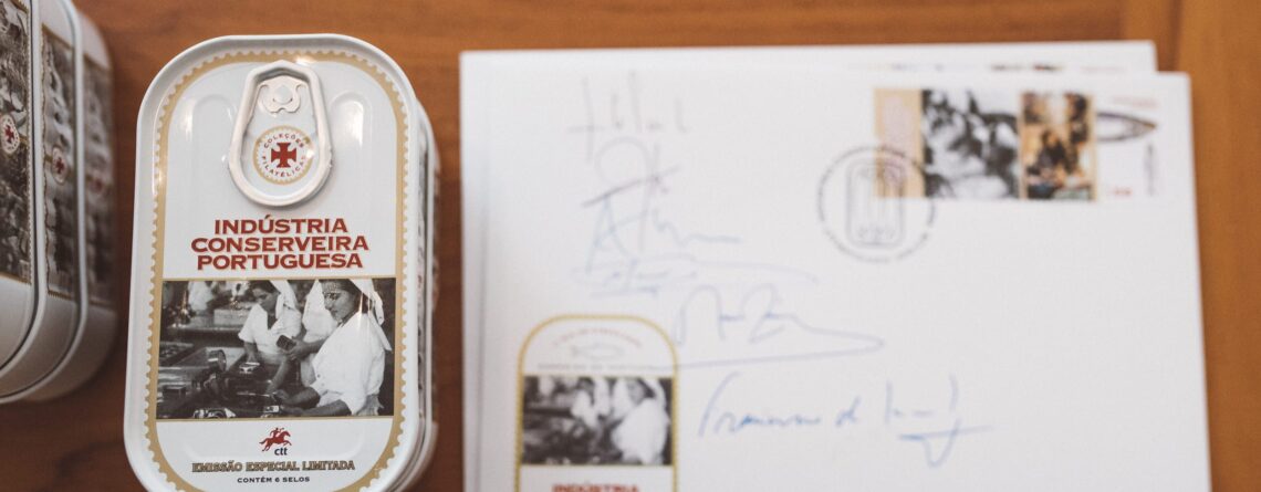 Ramirez Conservas | A mais antiga fábrica de conservas | RAMIREZ colabora na primeira emissão mundial de selos em lata de conserva