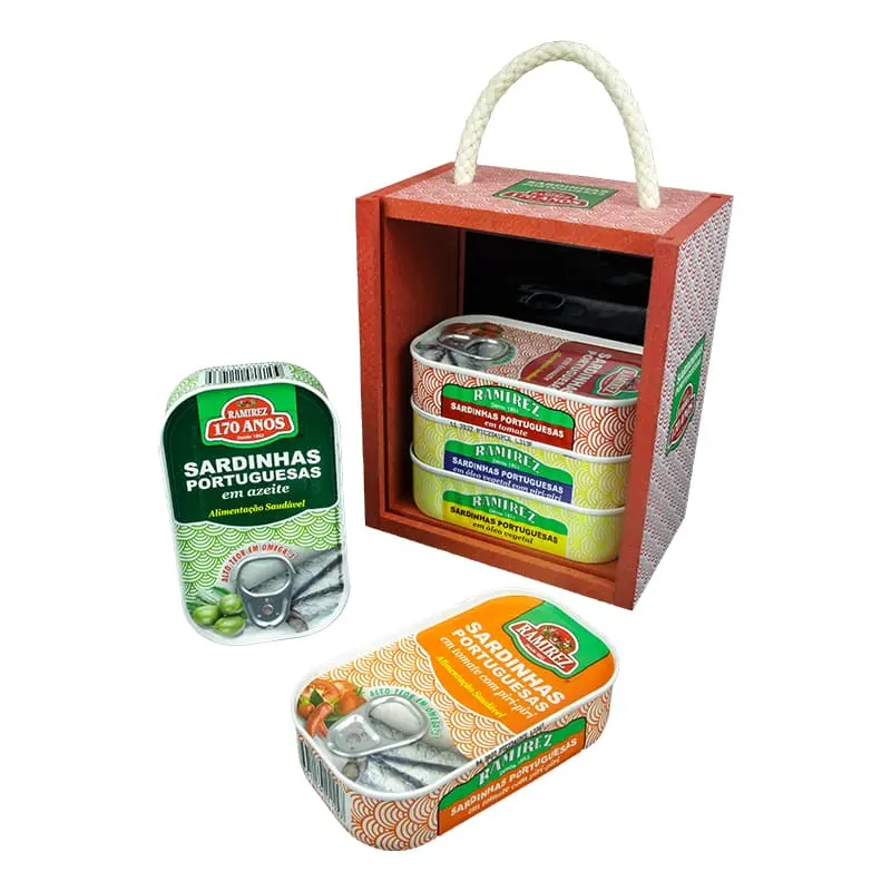 Caixa de madeira com 5 sardinhas