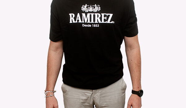 T'shirt Preta Ramirez