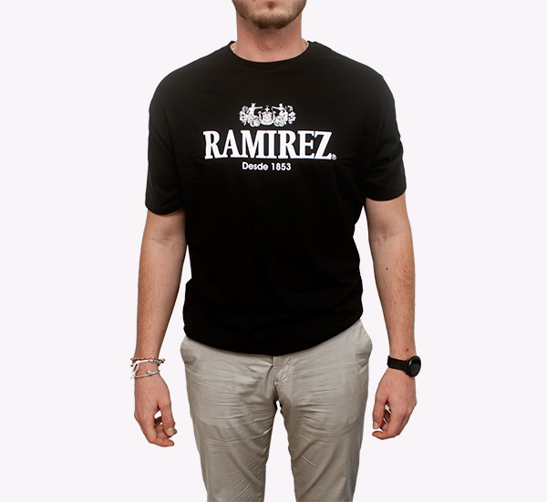 T'shirt Preta Ramirez